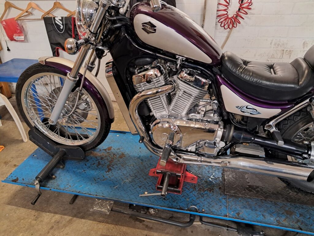 Suzuki Intruder